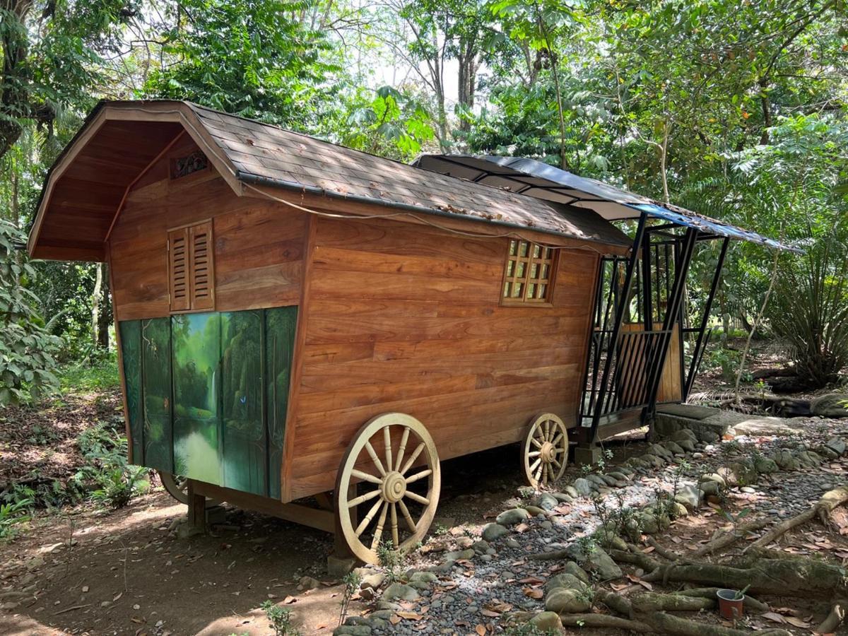 Hotel Gypsy Wagons Pavones  Exterior foto
