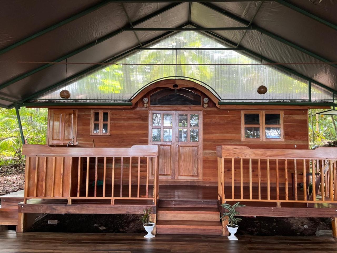 Hotel Gypsy Wagons Pavones  Exterior foto